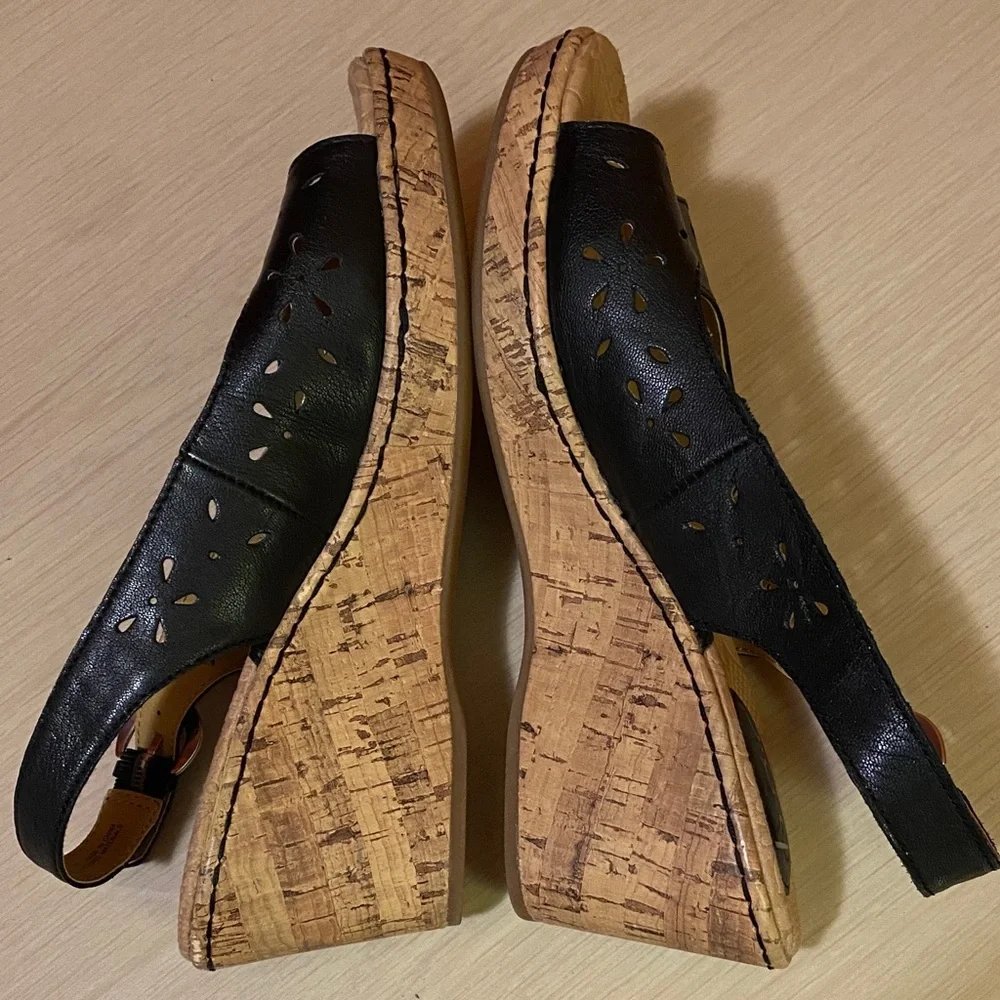 BOC  Size 9M Leather Black and Tan Cut-Out Wedges
